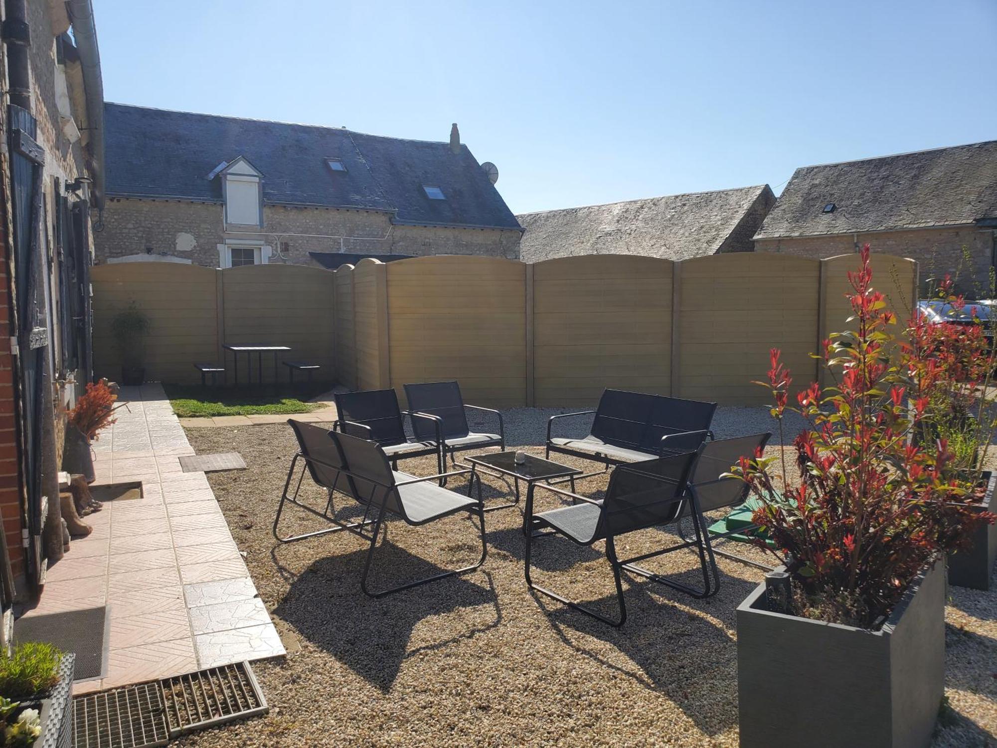 La Petite Folie Bed and Breakfast Eole-en-Beauce Εξωτερικό φωτογραφία