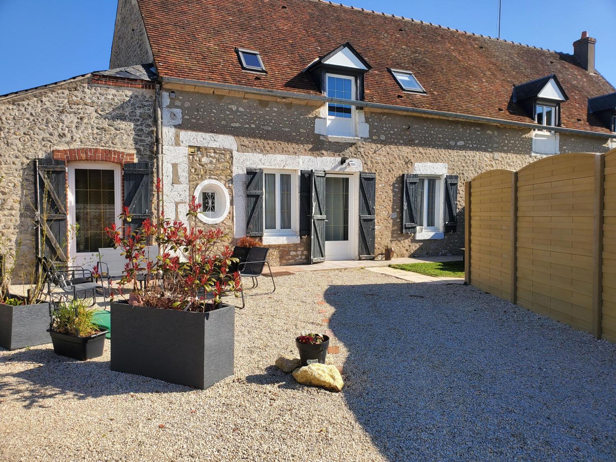 La Petite Folie Bed and Breakfast Eole-en-Beauce Εξωτερικό φωτογραφία